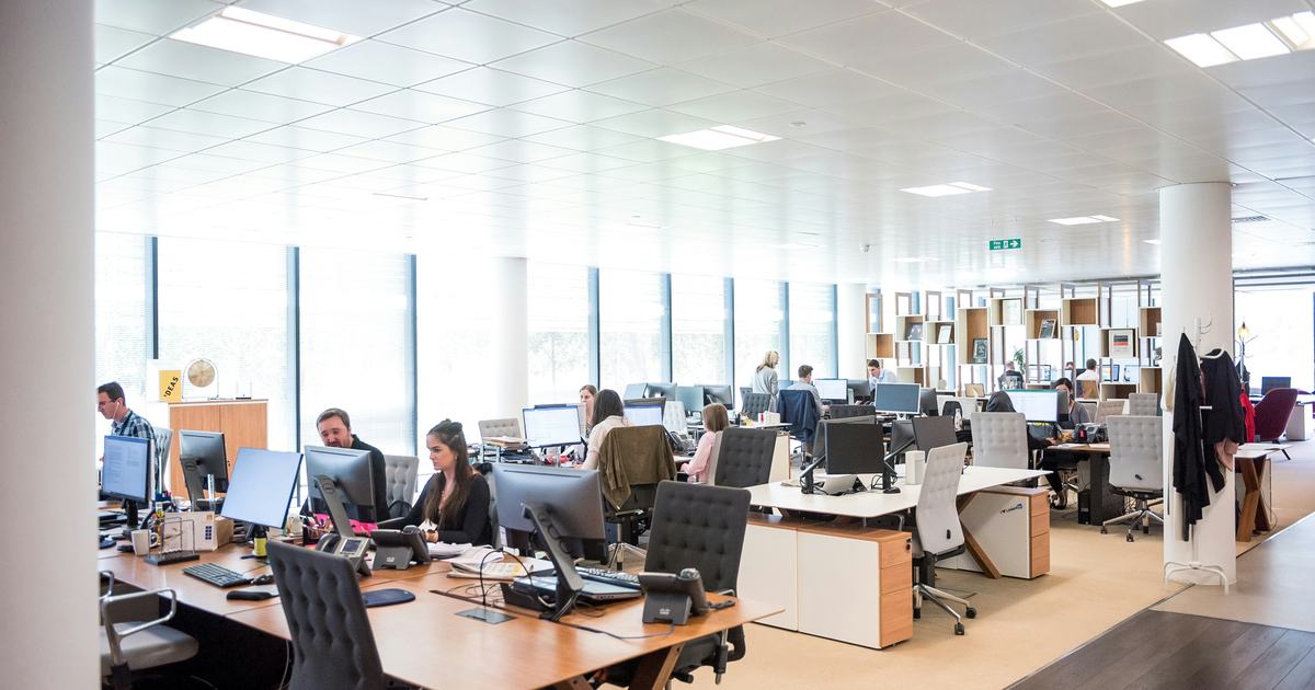 Voice AI in Hospitality: Reducing Call Abandonment by 65%